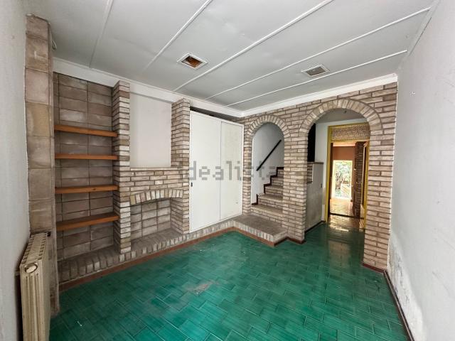 Villetta indipendente in vendita di 250 m² in Via Angelo Giunta, 11