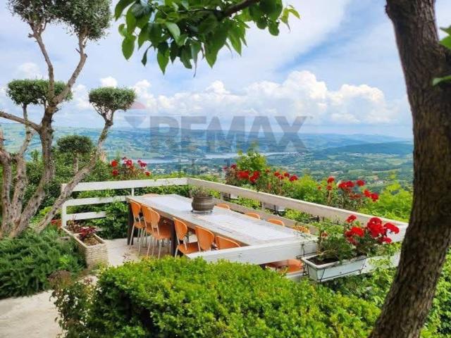 Villetta indipendente in vendita di 250 m² in Via Achille Sannia, 12