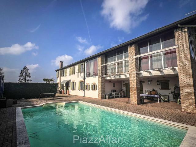 Villetta indipendente in vendita di 250 m² in Via Alcide de Gasperi