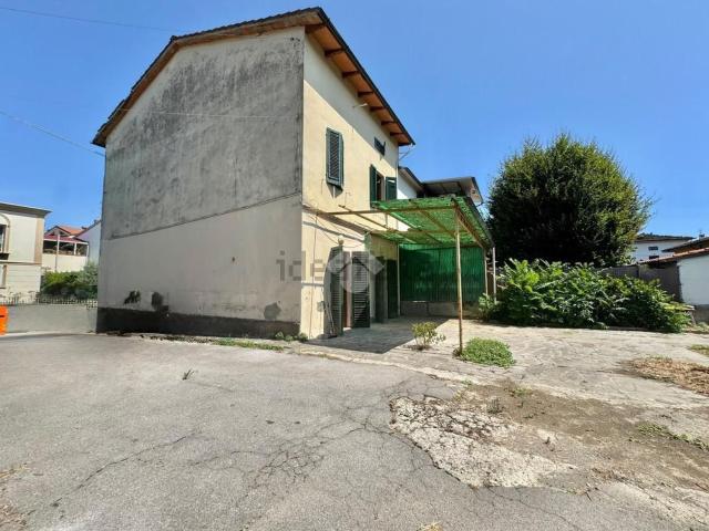 Villetta indipendente in vendita di 250 m² in Via Baccheretana, 207
