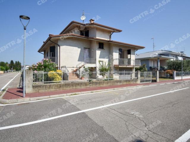 Villetta indipendente in vendita di 250 m² in Via Baldini Sinistra