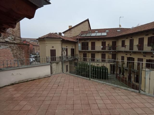 Villetta indipendente in vendita di 250 m² in Via Galimberti Duccio Tancredi
