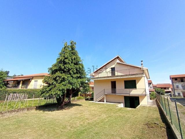 Villetta indipendente in vendita di 250 m² in Via Dante Alighieri, 19