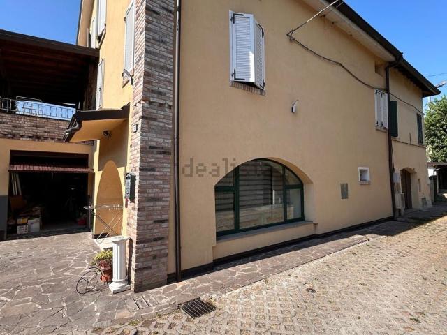 Villetta indipendente in vendita di 250 m² in Via Adua