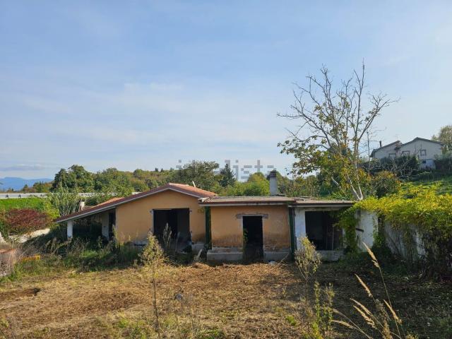 Villetta indipendente in vendita di 250 m² in Via del Campo Sportivo
