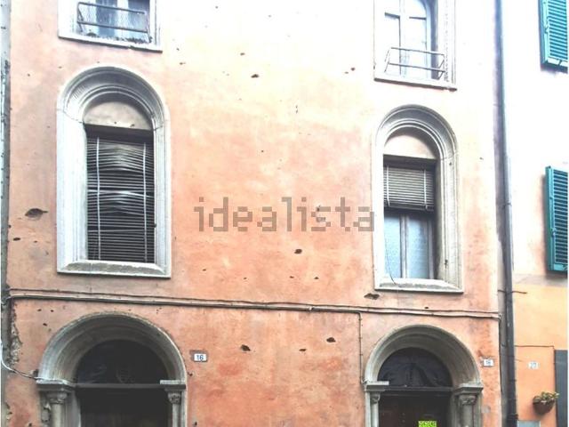 Villetta indipendente in vendita di 250 m² in Via del Rivo INTERO PALAZZO