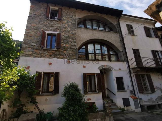 Villetta indipendente in vendita di 250 m² in Via della Fonte, 9