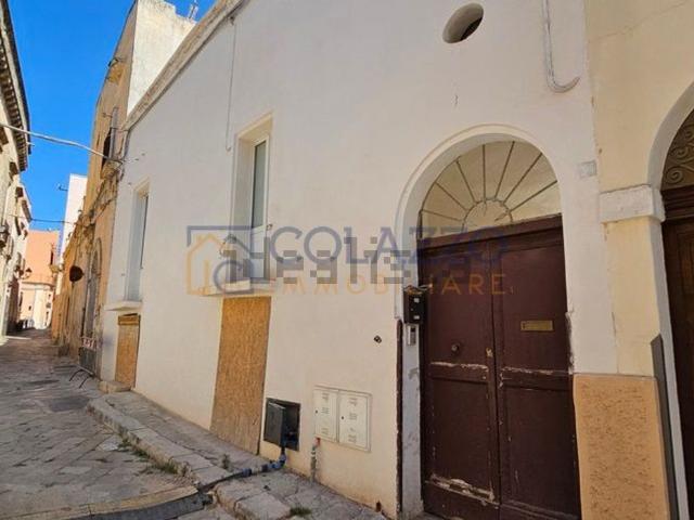 Villetta indipendente in vendita di 250 m² in Via F. A. Astore, 24