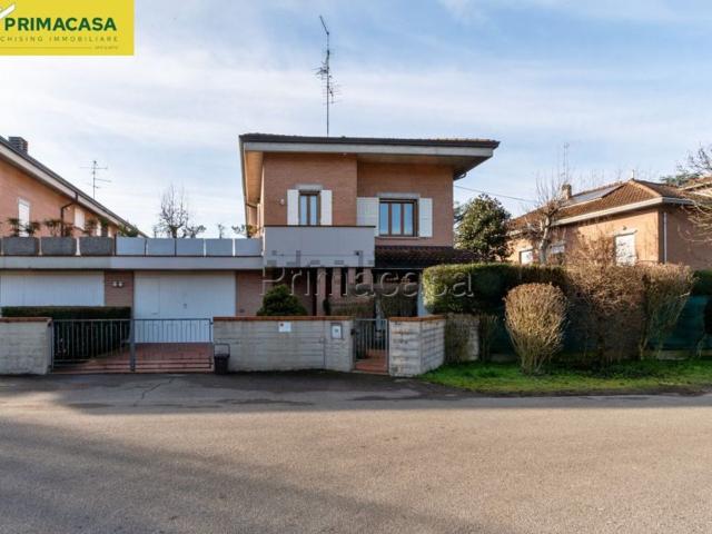 Villetta indipendente in vendita di 250 m² in Via Felicità, 2