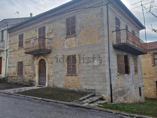 Villetta indipendente in vendita di 250 m² in Via IV Novembre, 8