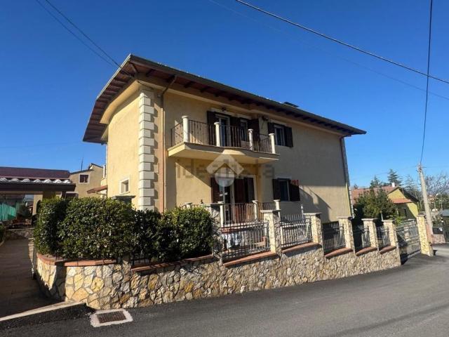 Villetta indipendente in vendita di 250 m² in Via Olindo Guerrini, 1