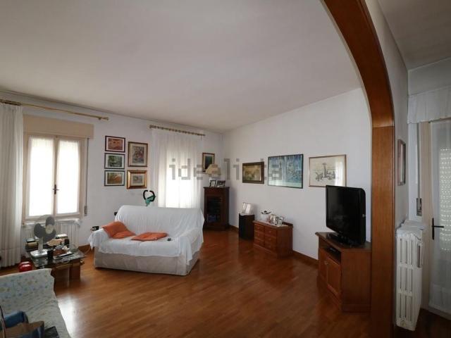 Villetta indipendente in vendita di 250 m² in Via Olmo, 23