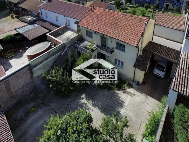 Villetta indipendente in vendita di 250 m² in Via Libertà