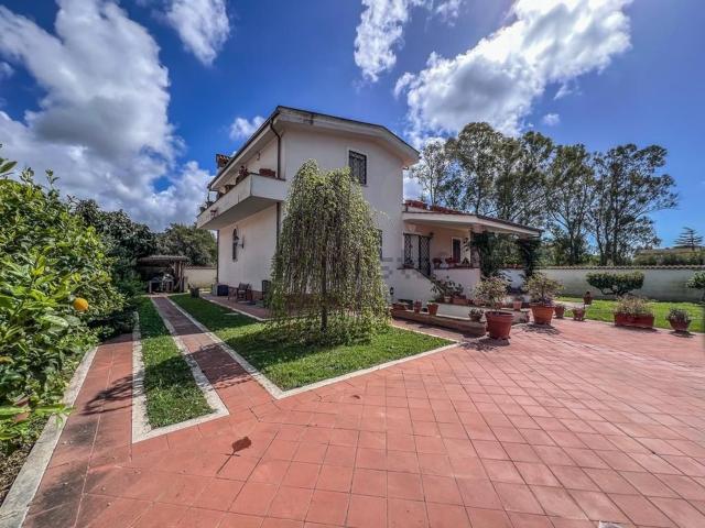 Villetta indipendente in vendita di 250 m² in Via Lisandro
