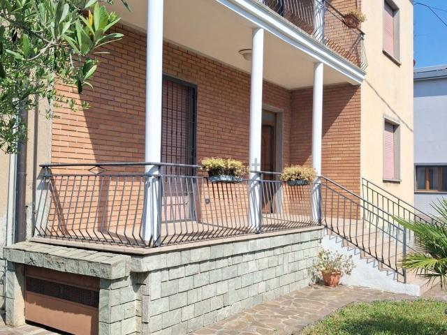 Villetta indipendente in vendita di 250 m² in Via Luigi Cadorna, 14