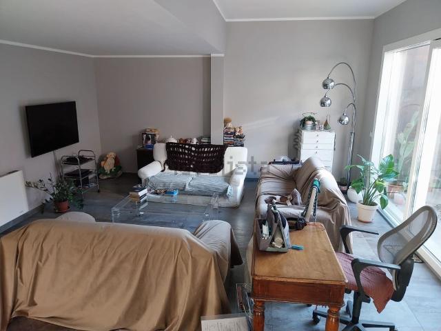 Villetta indipendente in vendita di 250 m² in Via Monte Adamello