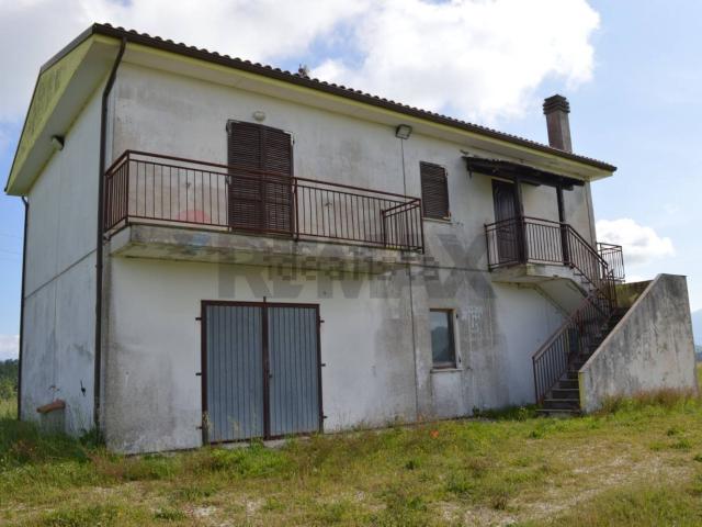 Villetta indipendente in vendita di 250 m² in Via Monte Serra