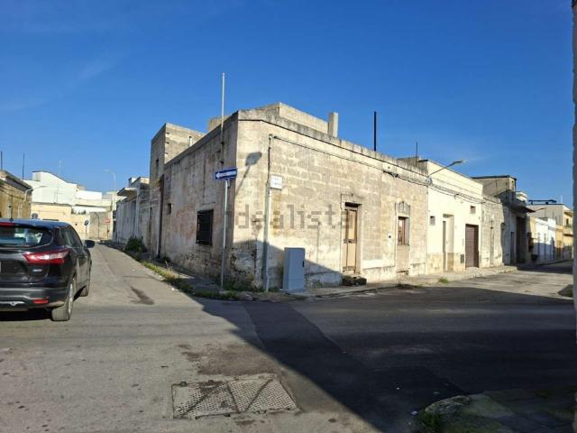 Villetta indipendente in vendita di 250 m² in Via Monti