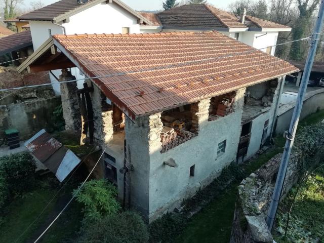 Villetta indipendente in vendita di 250 m² in Via Maggiore, 25