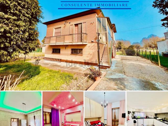 Villetta indipendente in vendita di 250 m² in Via Massafiscaglia