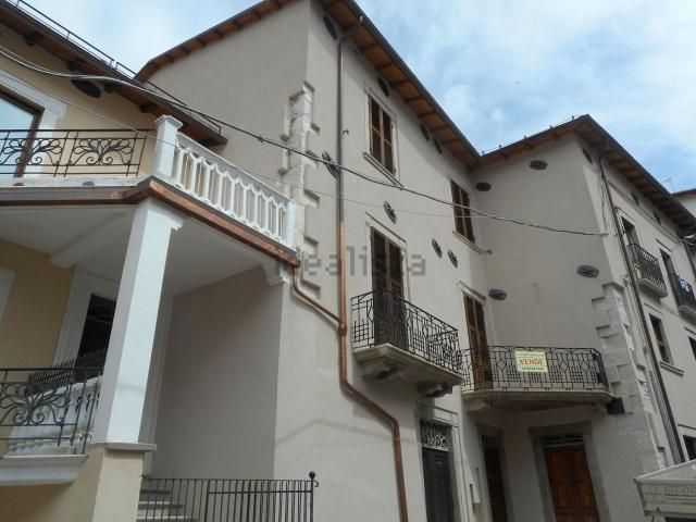 Villetta indipendente in vendita di 250 m² in Via Michele Paglialonga