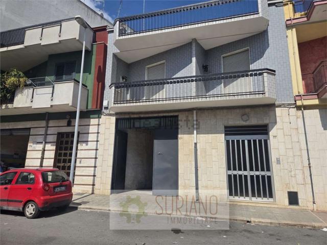 Villetta indipendente in vendita di 250 m² in Via Murge, 77