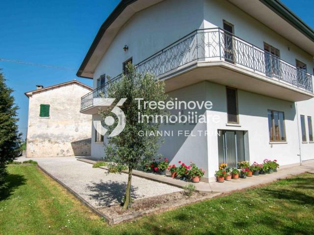 Villetta indipendente in vendita di 250 m² in Via Mussetta di Sopra