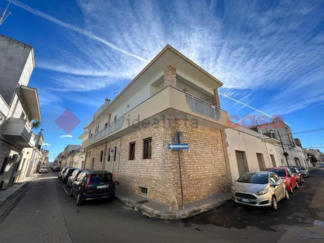 Villetta indipendente in vendita di 250 m² in Via Nicotera, 1