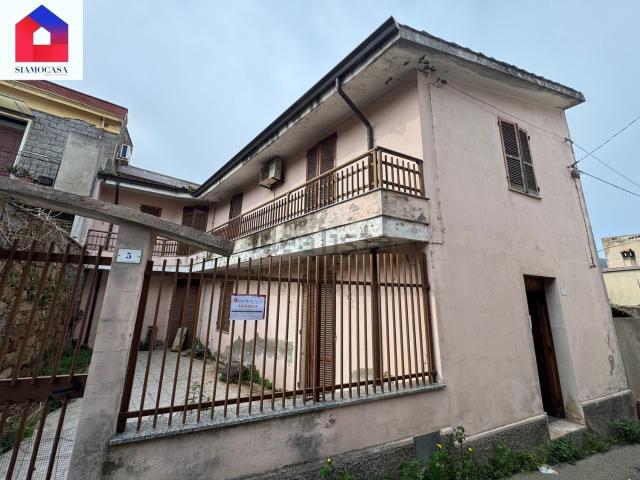 Villetta indipendente in vendita di 250 m² in Via Nino Bixio, 5