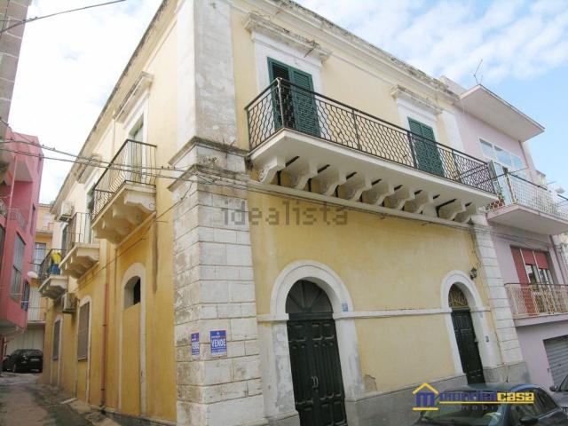 Villetta indipendente in vendita di 250 m² in Via Nino Bixio