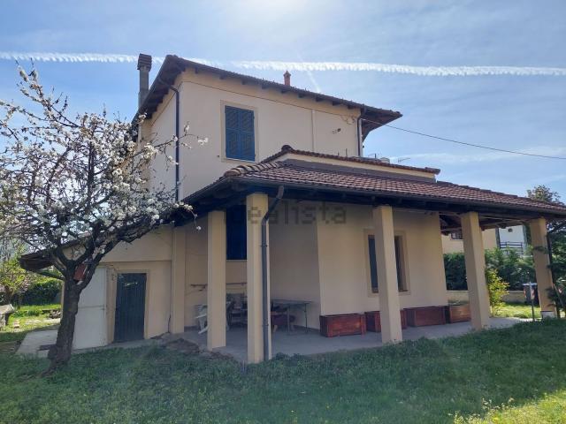Villetta indipendente in vendita di 250 m² in Via Sauro, 4