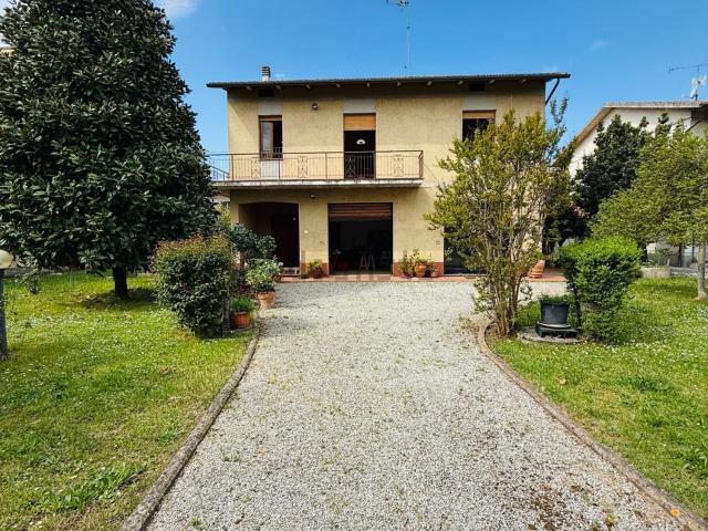 Villetta indipendente in vendita di 250 m² in Via San D&apos Acquisto