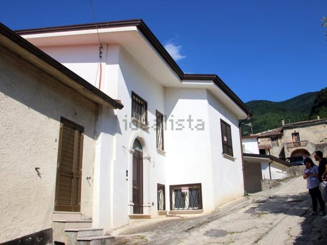 Villetta indipendente in vendita di 250 m² in Via San Picozzo, 3