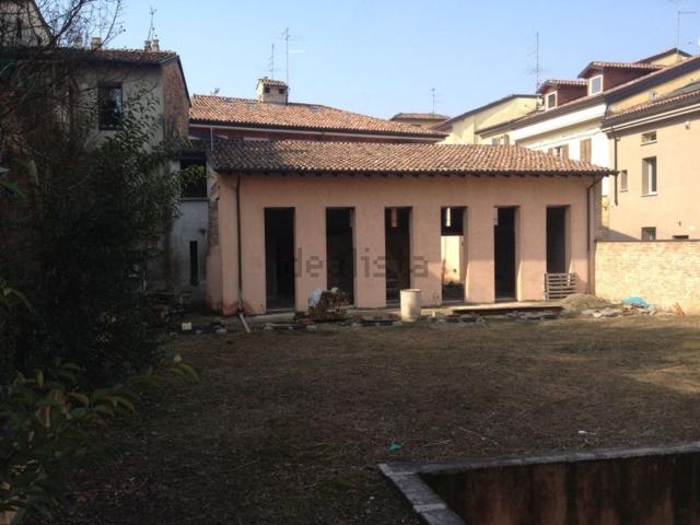 Villetta indipendente in vendita di 250 m² in Via San Rocchino