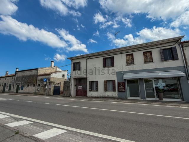 Villetta indipendente in vendita di 250 m² in Via San Rocco, 39