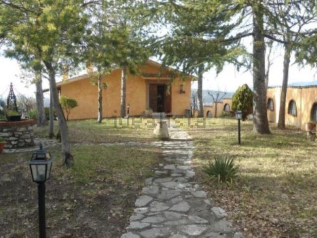 Villetta indipendente in vendita di 250 m² in Via Santa Maria delle Grazie