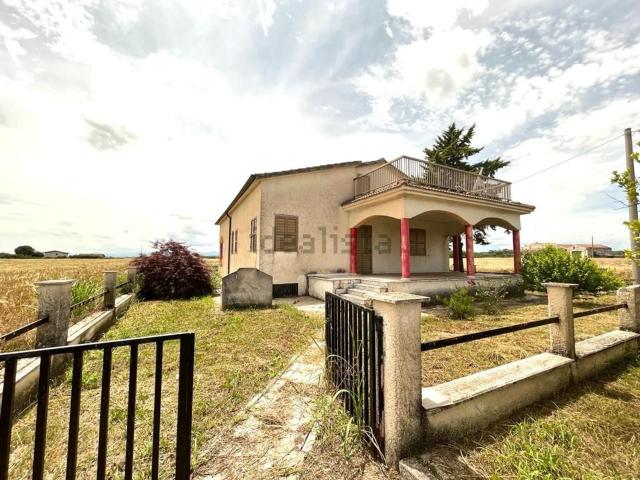 Villetta indipendente in vendita di 250 m² in Via Sardella