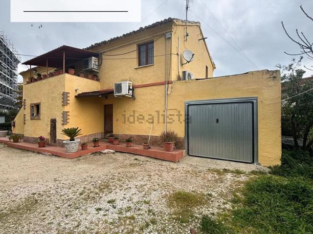 Villetta indipendente in vendita di 250 m² in Via Senna, 25