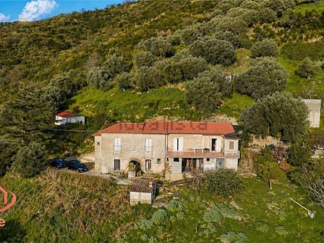 Villetta indipendente in vendita di 250 m² in Via Silvio Maurano, 100