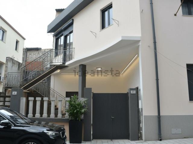Villetta indipendente in vendita di 250 m² in Via Po