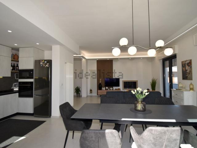 Villetta indipendente in vendita di 250 m² in Via Po, 92