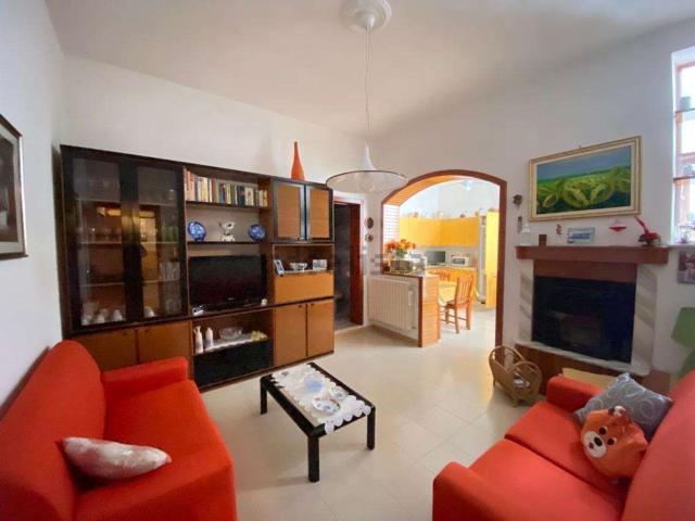 Villetta indipendente in vendita di 250 m² in Via Roma
