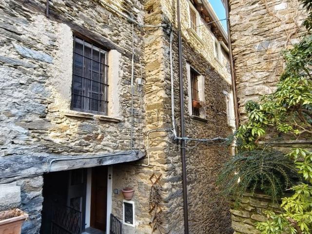 Villetta indipendente in vendita di 250 m² in Via Roma