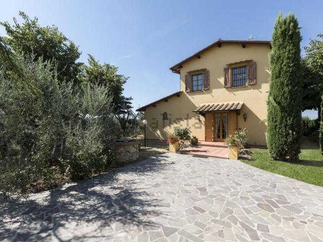 Villetta indipendente in vendita di 250 m² in Via Tortori, 1