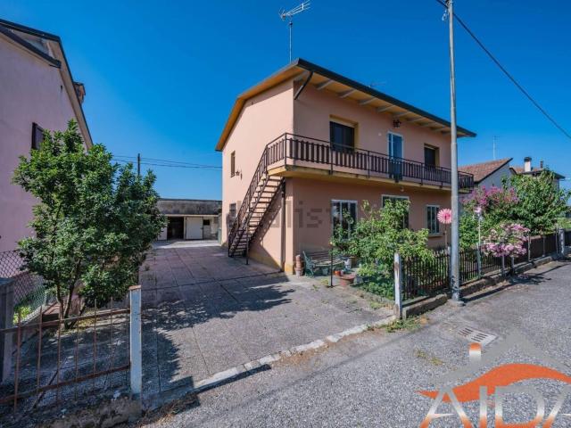 Villetta indipendente in vendita di 250 m² in Via Tavoliere, 13