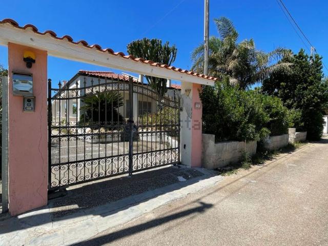 Villetta indipendente in vendita di 250 m² in Via Tito Schipa