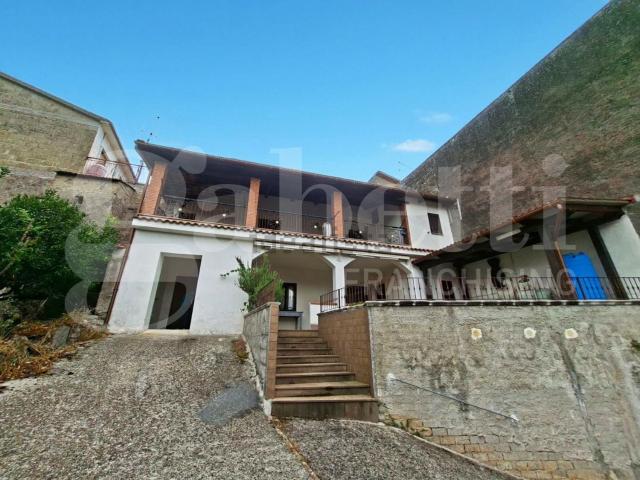 Villetta indipendente in vendita di 250 m² in Via Tranzi