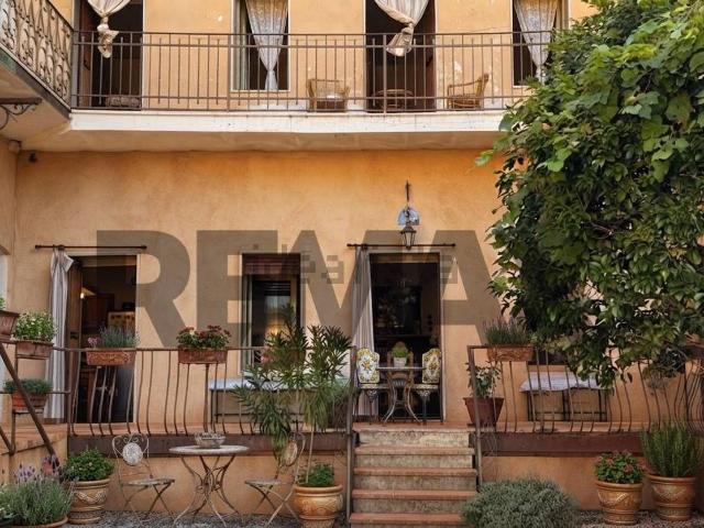 Villetta indipendente in vendita di 250 m² in Via Trento e Trieste, 6