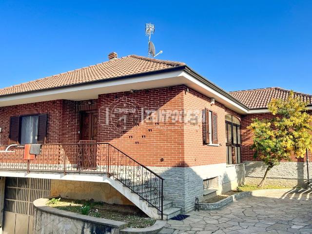 Villetta indipendente in vendita di 250 m² in Via Vittorio Alfieri, 17