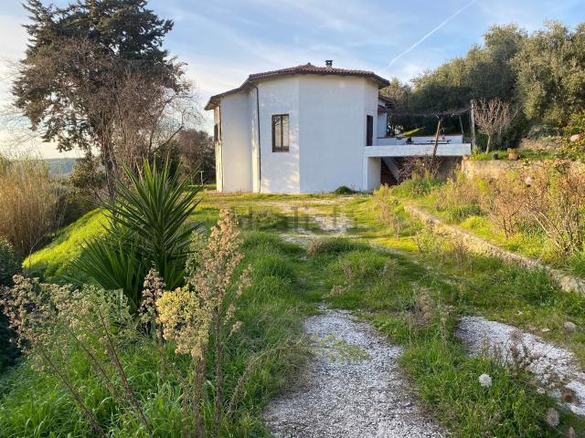 Villetta indipendente in vendita di 250 m² in Via Vía delle fonti snc